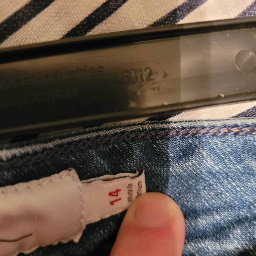 Torrid denim shorts size 14 Distressed - Picture 3 of 11